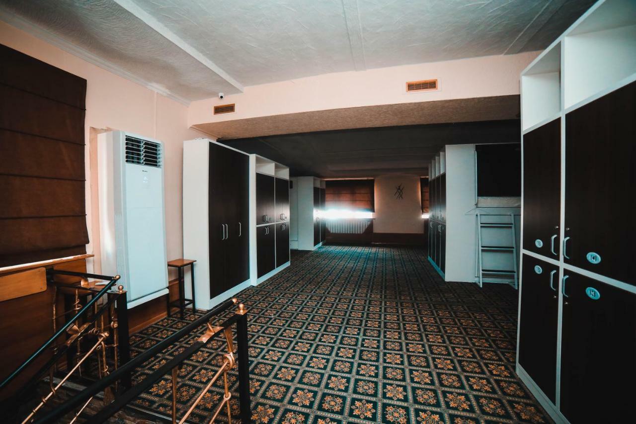 Capsule Hotel Technocave Biškek Exteriér fotografie