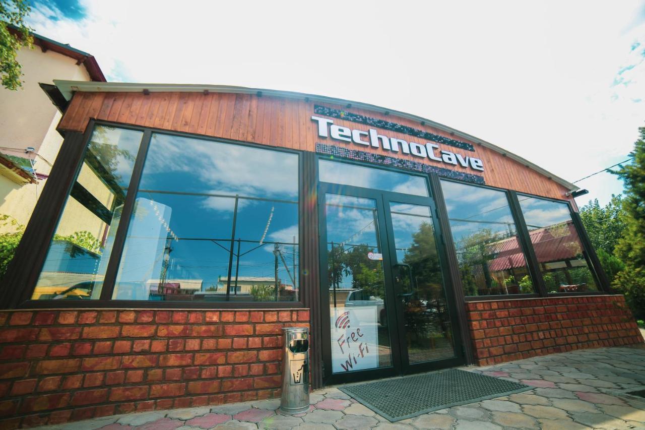 Capsule Hotel Technocave Biškek Exteriér fotografie